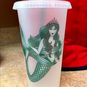 24 0z. Reusable Starbucks Mermaid Cup with Lid and Straw